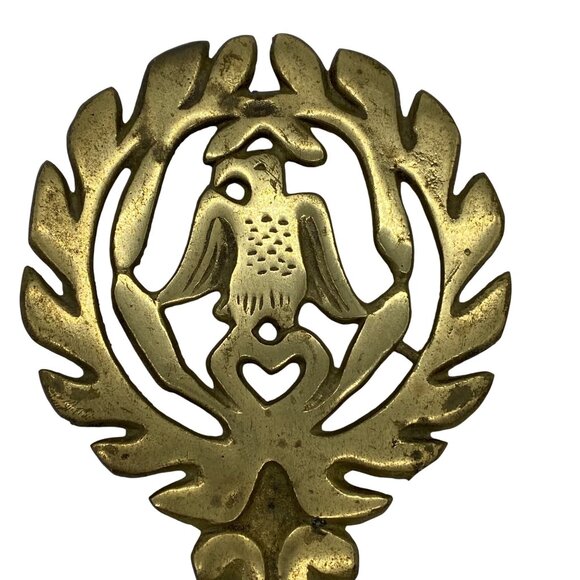 Vintage Solid Brass Trivet Hot Plate Decorative Eagle w/ Heart 7" Made in Japan - Picture 2 of 13